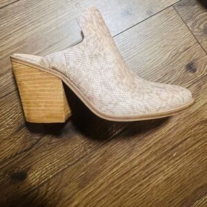 Chinese Laundry Snake Print Gold/Tan Block Heel Mules